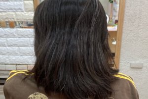 クセ毛髪多い広がる